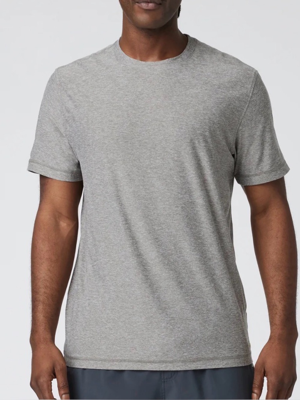 Men's Vuori Strato Tech Tee in Light Grey EUC Sz Medium